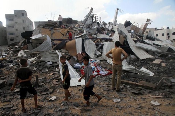 İsrail'in roketleri Gazze'ye yağıyor 55