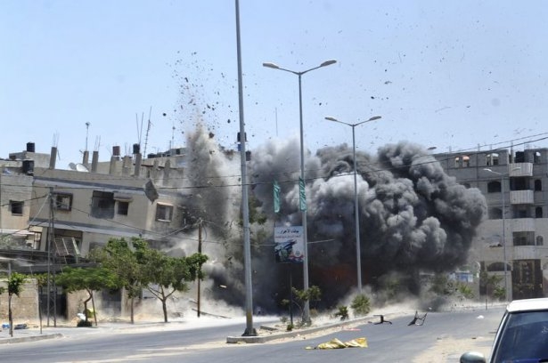 İsrail'in roketleri Gazze'ye yağıyor 7