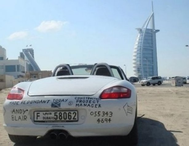 Dubai'de çöp olan lüks arabalar 4