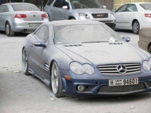 Dubai'de çöp olan lüks arabalar