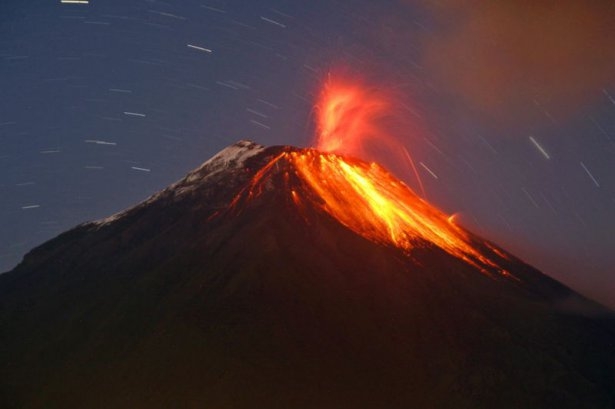 Ekvator'da Tungurahua Yanardağı patladı! 1