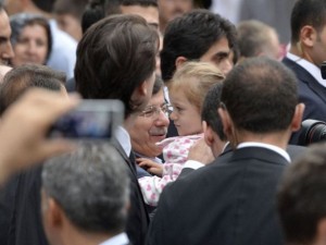 Davutoğlu sabah namazını Eyüp'te kıldı