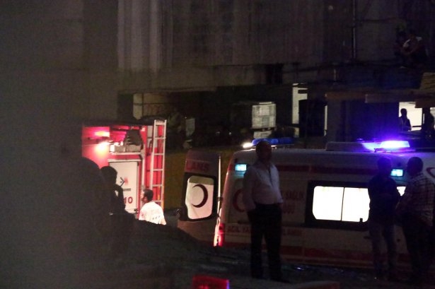 Asansör 32. kattan zemine çakıldı: 10 ölü 27