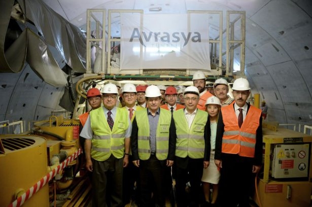 Başbakan Davutoğlu, Avrasya Tüneli'ni denetledi 16
