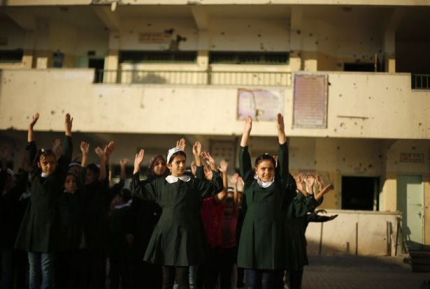 Gazze'nin yıkık sınıflarında ilk ders 11