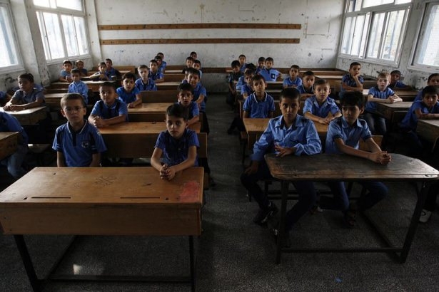 Gazze'nin yıkık sınıflarında ilk ders 15