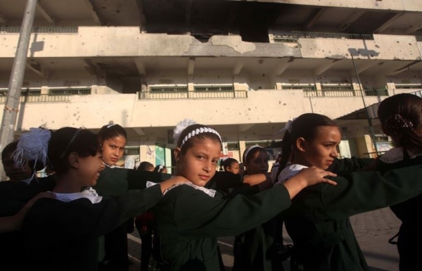 Gazze'nin yıkık sınıflarında ilk ders 20