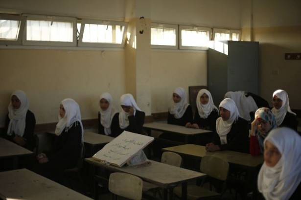 Gazze'nin yıkık sınıflarında ilk ders 26