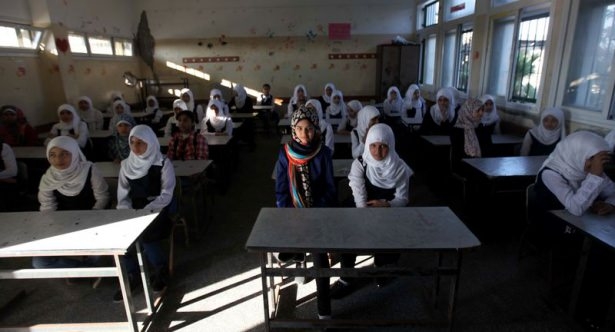 Gazze'nin yıkık sınıflarında ilk ders 28