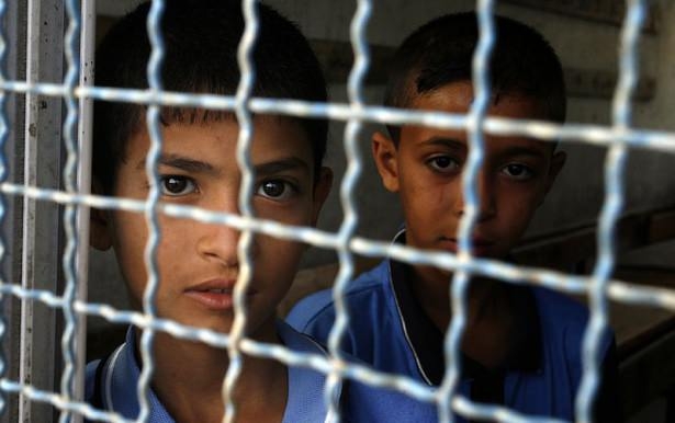 Gazze'nin yıkık sınıflarında ilk ders 32