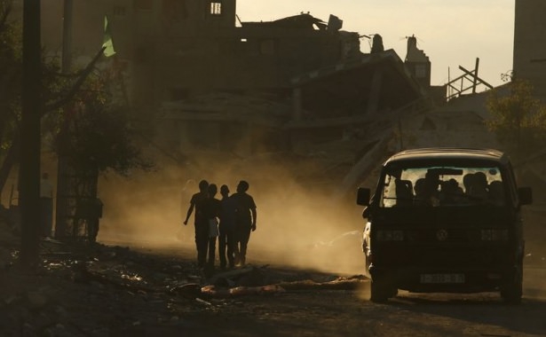 Gazze'nin yıkık sınıflarında ilk ders 47