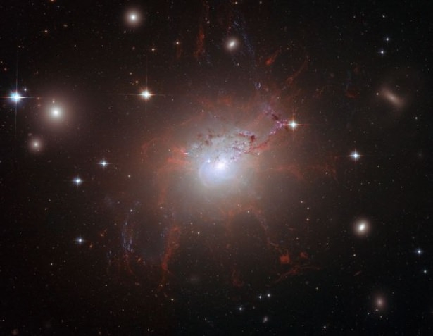Hubble teleskopundan inanılmaz kareler 42