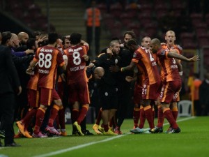 G.Saray zor sınavında kazanmayı bildi