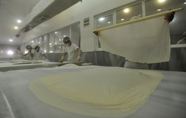 Gaziantepli ustalar baklavaları böyle hazırlıyor! 4