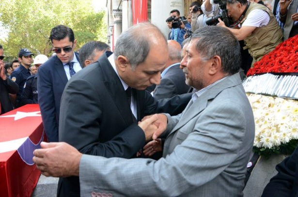 Şehit başkomiser son yolculuğuna uğurlandı 2