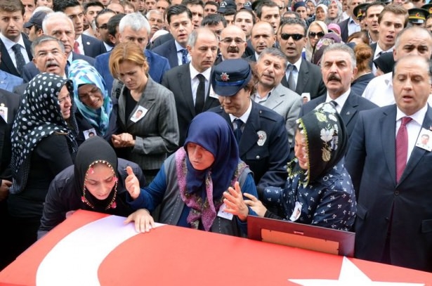 Şehit başkomiser son yolculuğuna uğurlandı 8