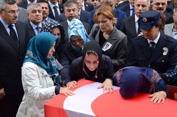 Şehit başkomiser son yolculuğuna uğurlandı 9