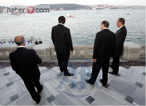 Dünden bugüne Ak Parti 102