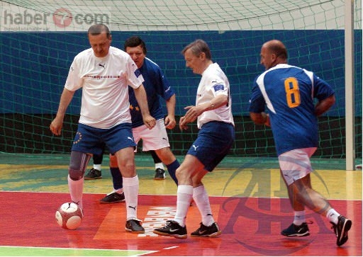 Dünden bugüne Ak Parti 106