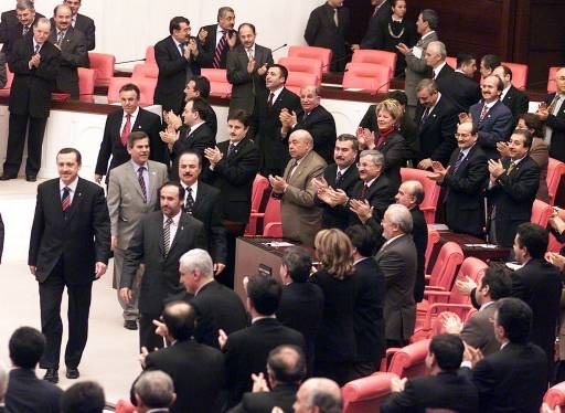 Dünden bugüne Ak Parti 136