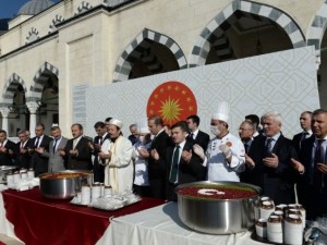 Cumhurbaşkanı aşure dağıttı