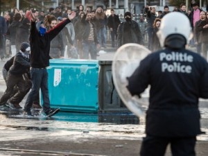 Brüksel'de halk sokağa döküldü