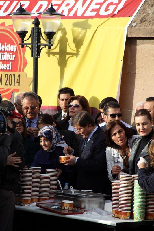 Başbakan Hacı Bektaş-ı Veli Türbesi’ni ziyaret etti 5