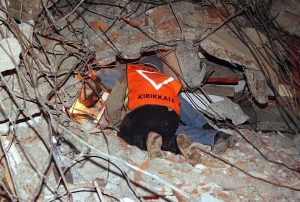 O depremin üzerinden 15 yıl geçti 18