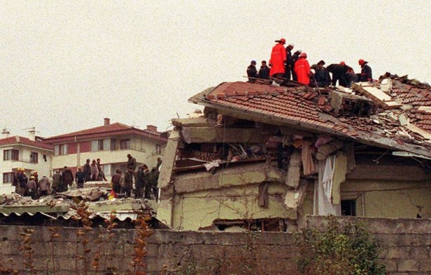 O depremin üzerinden 15 yıl geçti 19