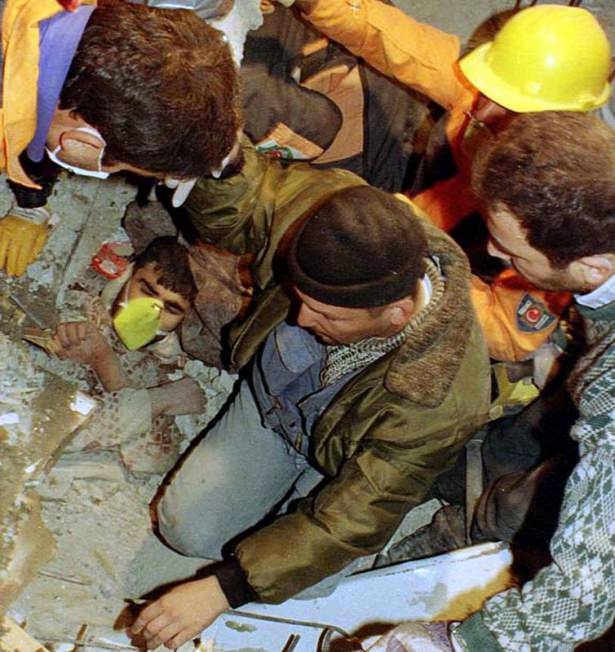 O depremin üzerinden 15 yıl geçti 20