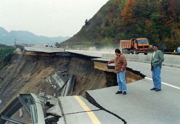 O depremin üzerinden 15 yıl geçti 4