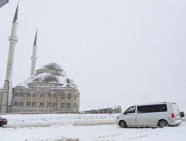 Kar kalınlığı 10 santimetreyi geçti! 11