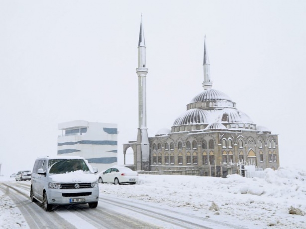 Kar kalınlığı 10 santimetreyi geçti! 12