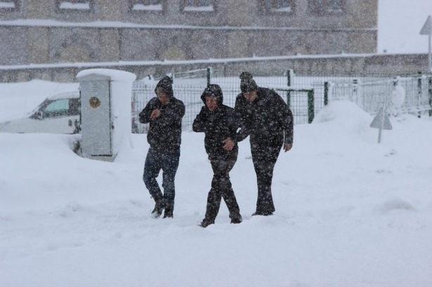 Kar kalınlığı 10 santimetreyi geçti! 15