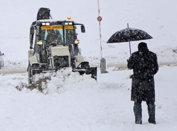 Kar kalınlığı 10 santimetreyi geçti! 16