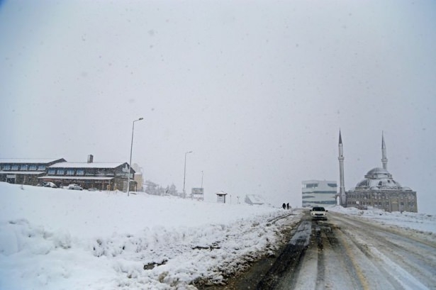 Kar kalınlığı 10 santimetreyi geçti! 2