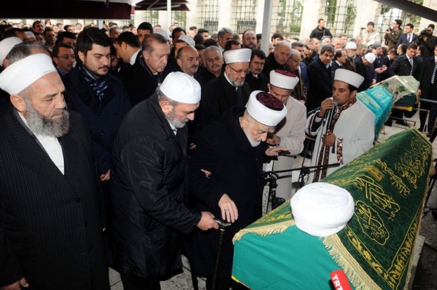 Erdoğan'dan hocası Öztürk'e son görev 1