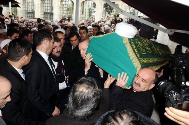 Erdoğan'dan hocası Öztürk'e son görev 12