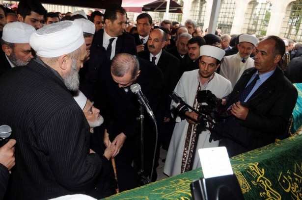 Erdoğan'dan hocası Öztürk'e son görev 15