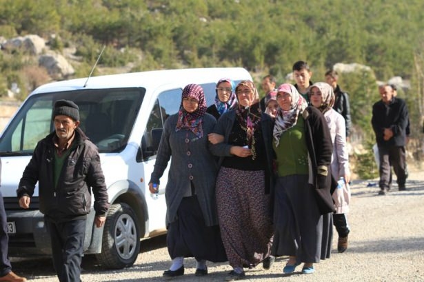 Ermenek'teki 5 madenci son yolculuğuna uğurlanıyor 24