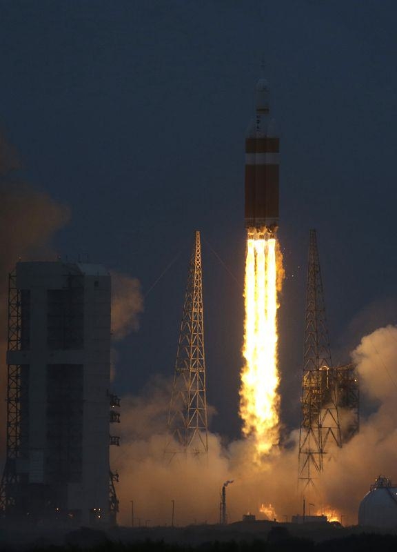 NASA, Orion'un test uçuşuna başladı 14