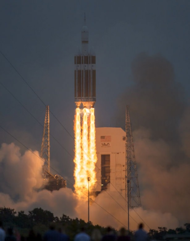 NASA, Orion'un test uçuşuna başladı 25