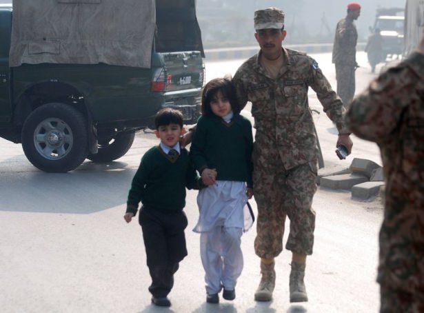 Taliban okul bastı: 500 öğrenciyi rehin aldı 12