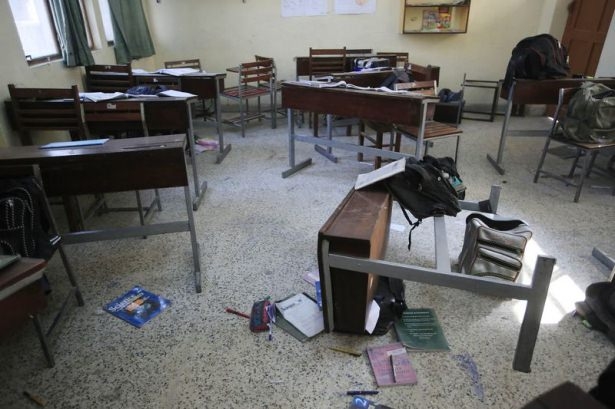 Pakistan'da kana bulanmış sınıflar! 14