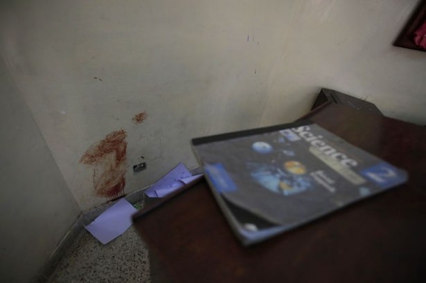 Pakistan'da kana bulanmış sınıflar! 15