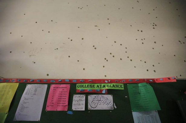 Pakistan'da kana bulanmış sınıflar! 32