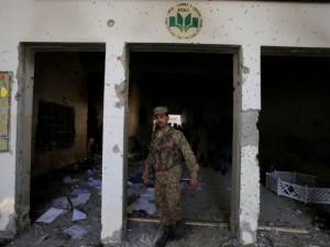 Pakistan'da kana bulanmış sınıflar!