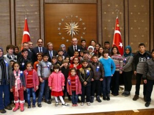 Erdoğan çocukları makamında kabul etti