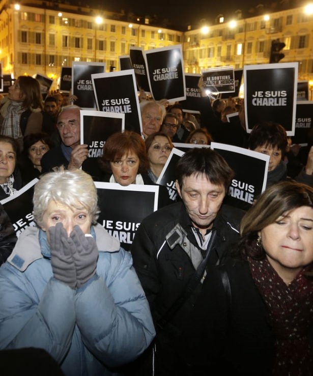 Fransa ayaklandı! Binlerce kişi oraya akın etti 10