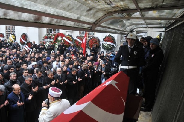 Şehit polis son yolculuğuna uğurlandı 32